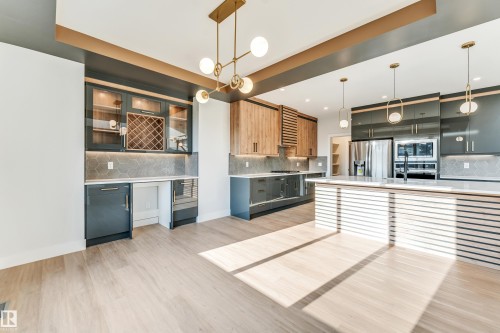 1 Horizon Link, Spruce Grove, AB - Indoor Photo Showing Kitchen With Upgraded Kitchen