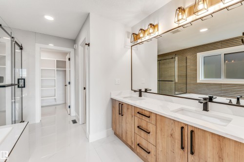 1 Horizon Link, Spruce Grove, AB - Indoor Photo Showing Bathroom