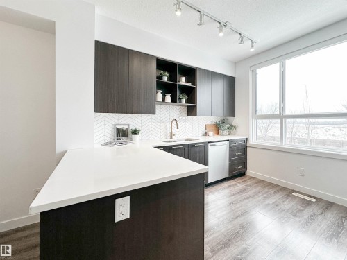 14 100 Jensen Boulevard, St. Albert, AB - Indoor Photo Showing Kitchen With Upgraded Kitchen