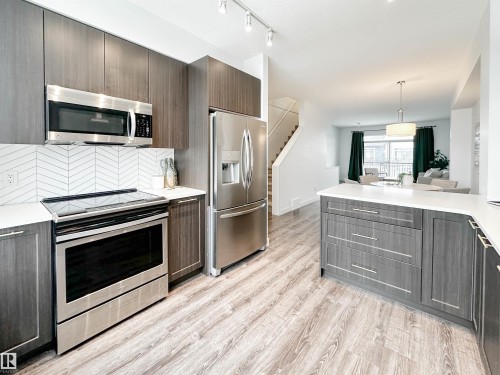14 100 Jensen Boulevard, St. Albert, AB - Indoor Photo Showing Kitchen With Upgraded Kitchen