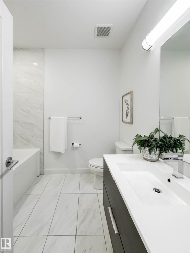 14 100 Jensen Boulevard, St. Albert, AB - Indoor Photo Showing Bathroom