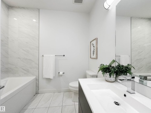 14 100 Jensen Boulevard, St. Albert, AB - Indoor Photo Showing Bathroom