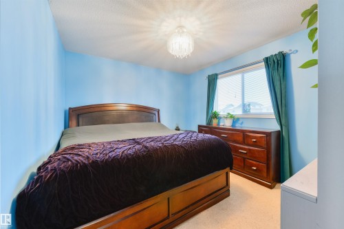 346 Secord Boulevard, Edmonton, AB - Indoor Photo Showing Bedroom
