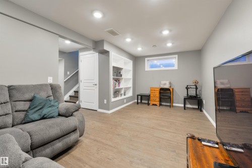 346 Secord Boulevard, Edmonton, AB - Indoor