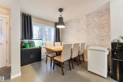 346 Secord Boulevard, Edmonton, AB - Indoor Photo Showing Dining Room