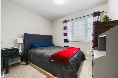 346 Secord Boulevard, Edmonton, AB - Indoor Photo Showing Bedroom