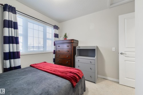 346 Secord Boulevard, Edmonton, AB - Indoor Photo Showing Bedroom