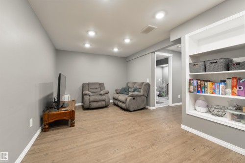 346 Secord Boulevard, Edmonton, AB - Indoor