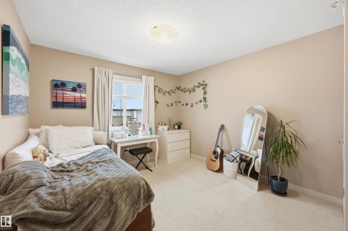 140 Axbridge Gate, Sherwood Park, AB - Indoor Photo Showing Bedroom