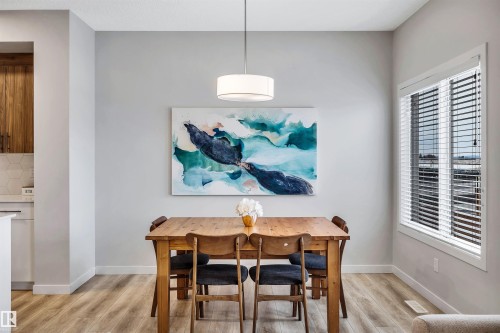 98 Kingsbury Circle, Spruce Grove, AB - Indoor Photo Showing Dining Room