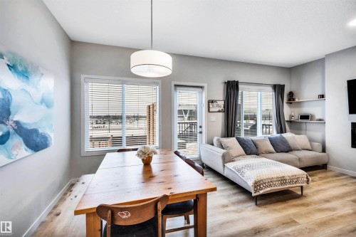 98 Kingsbury Circle, Spruce Grove, AB - Indoor Photo Showing Other Room