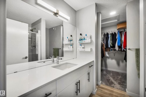 98 Kingsbury Circle, Spruce Grove, AB - Indoor Photo Showing Bathroom