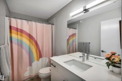 98 Kingsbury Circle, Spruce Grove, AB - Indoor Photo Showing Bathroom