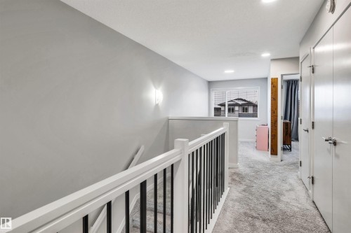 98 Kingsbury Circle, Spruce Grove, AB - Indoor Photo Showing Other Room