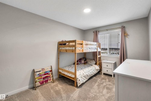 98 Kingsbury Circle, Spruce Grove, AB - Indoor Photo Showing Bedroom