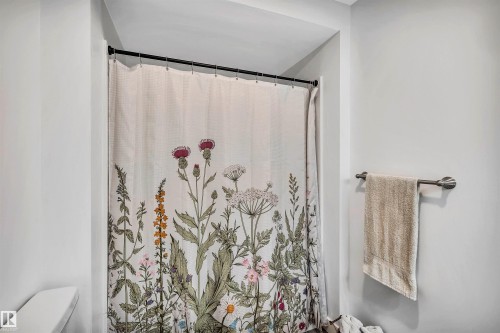 98 Kingsbury Circle, Spruce Grove, AB - Indoor Photo Showing Bathroom