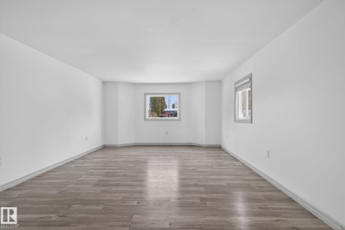 543 Evergreen St, Edmonton, AB - Indoor Photo Showing Other Room