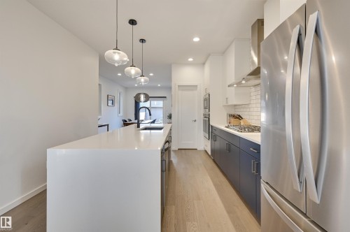 10411 144 Street, Edmonton, AB - Indoor Photo Showing Kitchen With Upgraded Kitchen