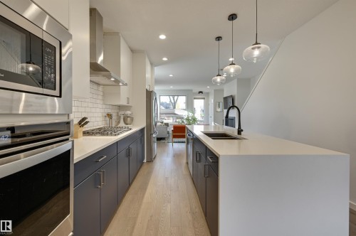 10411 144 Street, Edmonton, AB - Indoor Photo Showing Kitchen With Double Sink With Upgraded Kitchen