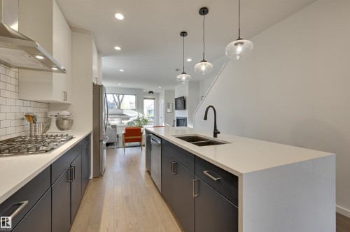 10411 144 Street, Edmonton, AB - Indoor Photo Showing Kitchen With Double Sink With Upgraded Kitchen