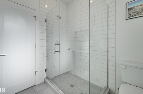 10411 144 Street, Edmonton, AB - Indoor Photo Showing Bathroom