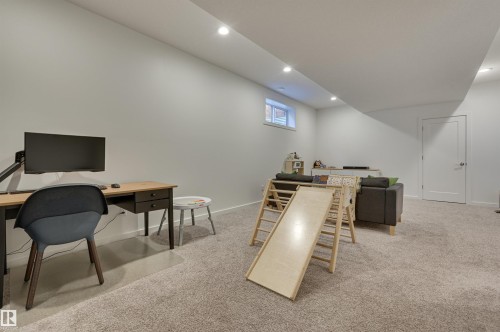 10411 144 Street, Edmonton, AB - Indoor