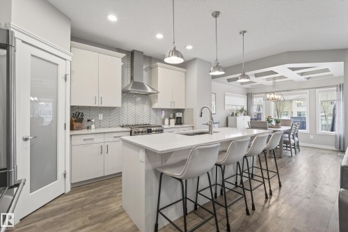 1222 164A Street, Edmonton, AB - Indoor Photo Showing Kitchen With Upgraded Kitchen