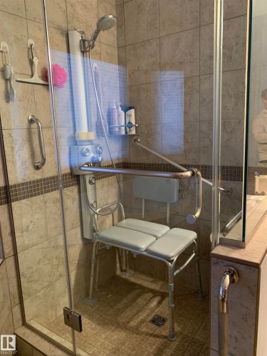 57 Longview Drive, Spruce Grove, AB - Indoor Photo Showing Bathroom