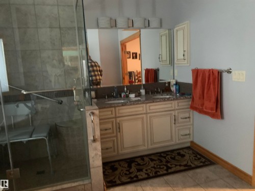 57 Longview Drive, Spruce Grove, AB - Indoor Photo Showing Bathroom