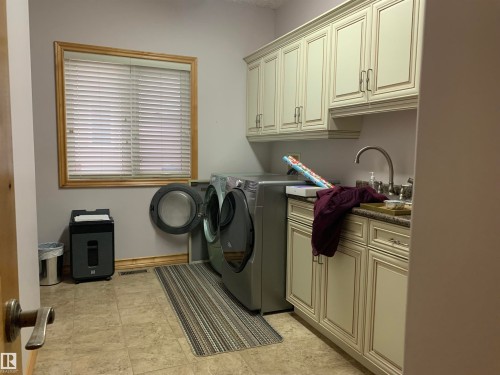57 Longview Drive, Spruce Grove, AB - Indoor Photo Showing Laundry Room