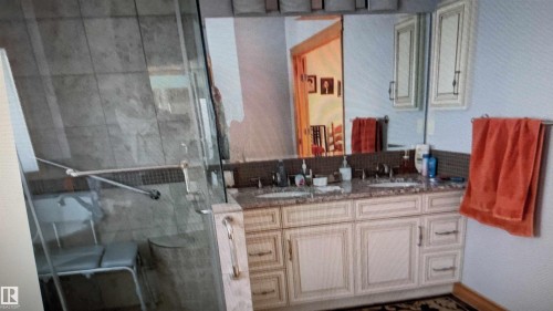 57 Longview Drive, Spruce Grove, AB - Indoor Photo Showing Bathroom