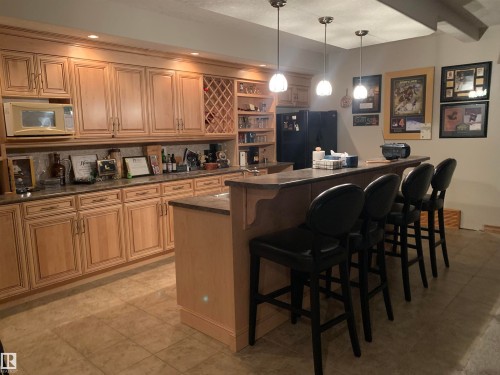 57 Longview Drive, Spruce Grove, AB - Indoor Photo Showing Kitchen