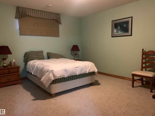 57 Longview Drive, Spruce Grove, AB - Indoor Photo Showing Bedroom