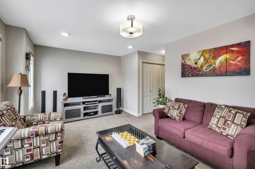 5512 Allbright Square, Edmonton, AB - Indoor Photo Showing Living Room