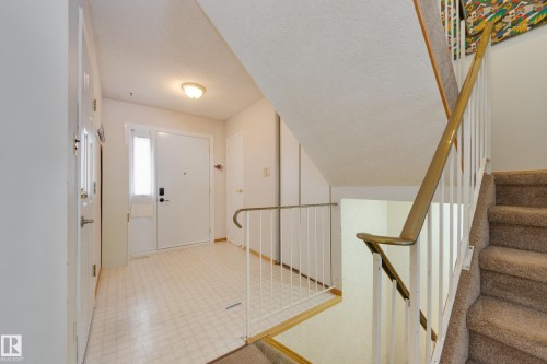 13449 40 Street, Edmonton, AB - Indoor Photo Showing Other Room