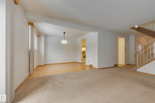 13449 40 Street, Edmonton, AB - Indoor Photo Showing Other Room