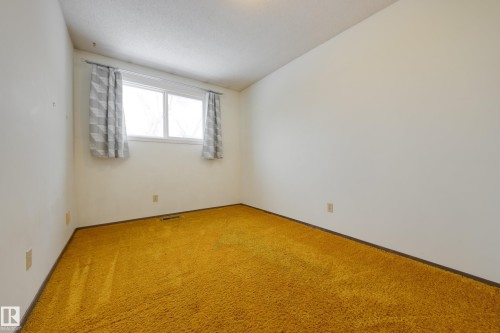 13449 40 Street, Edmonton, AB - Indoor Photo Showing Other Room