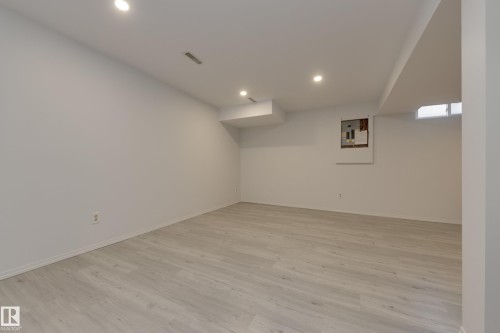 13449 40 Street, Edmonton, AB - Indoor