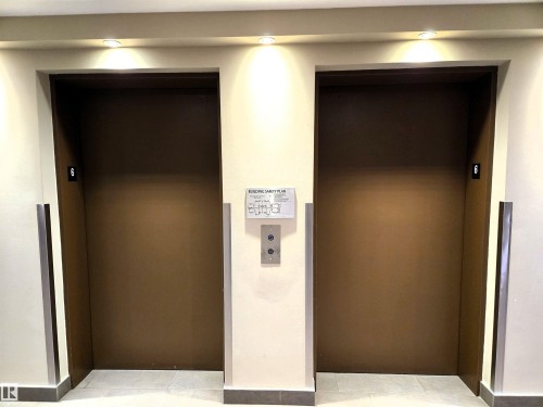 606 2606 109 Street, Edmonton, AB - Indoor Photo Showing Other Room