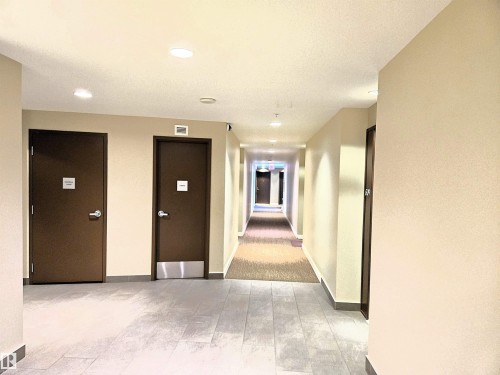 606 2606 109 Street, Edmonton, AB - Indoor Photo Showing Other Room