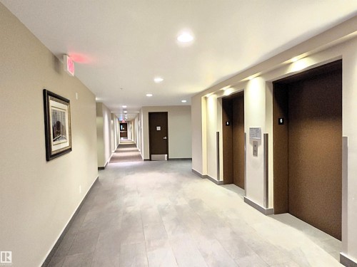 606 2606 109 Street, Edmonton, AB - Indoor Photo Showing Other Room