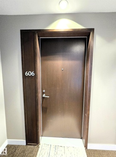 606 2606 109 Street, Edmonton, AB - Indoor