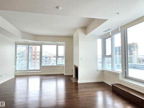 606 2606 109 Street, Edmonton, AB - Indoor Photo Showing Other Room