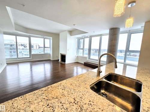 606 2606 109 Street, Edmonton, AB - Indoor Photo Showing Kitchen With Double Sink
