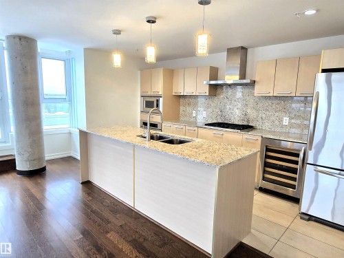 606 2606 109 Street, Edmonton, AB - Indoor Photo Showing Kitchen With Double Sink With Upgraded Kitchen