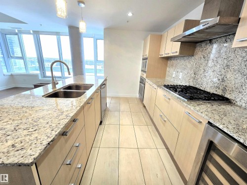 606 2606 109 Street, Edmonton, AB - Indoor Photo Showing Kitchen With Double Sink With Upgraded Kitchen