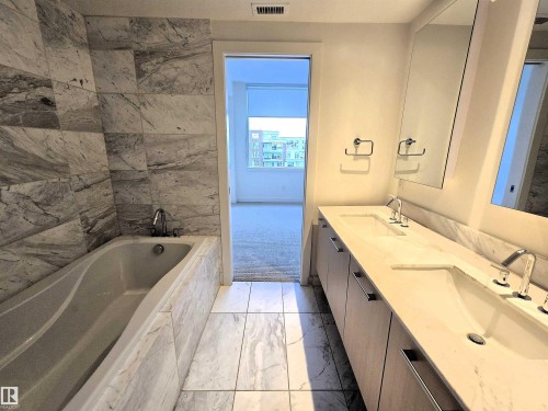 606 2606 109 Street, Edmonton, AB - Indoor Photo Showing Bathroom
