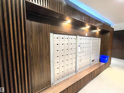 606 2606 109 Street, Edmonton, AB - Indoor Photo Showing Other Room