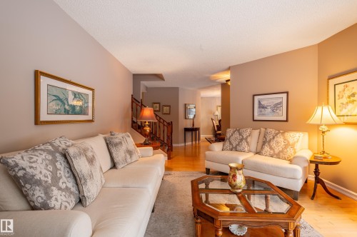31 Harwood Drive, St. Albert, AB - Indoor Photo Showing Living Room