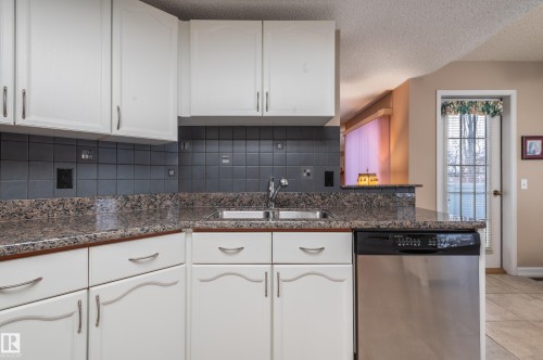 31 Harwood Drive, St. Albert, AB - Indoor Photo Showing Kitchen With Double Sink